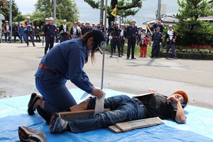 町総合防災訓練での応急処置訓練の画像